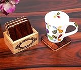 Creation India Craft Juego de 4 posavasos de madera con soporte, diseño clásico, juego de posavasos decorativos para comedor, tazas de té, tazas de café, latas de cerveza, vasos de bar y vasos de agua