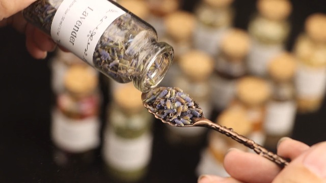 Amazon.com: HNSHAG Witchcraft Supplies Herbs and Flowers Kit