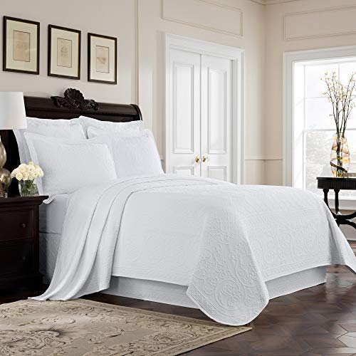 Williamsburg King White Richmond Coverlet