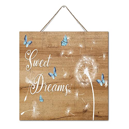 Décoration murale rustique en bois pour embellir un mur blanc de bureau