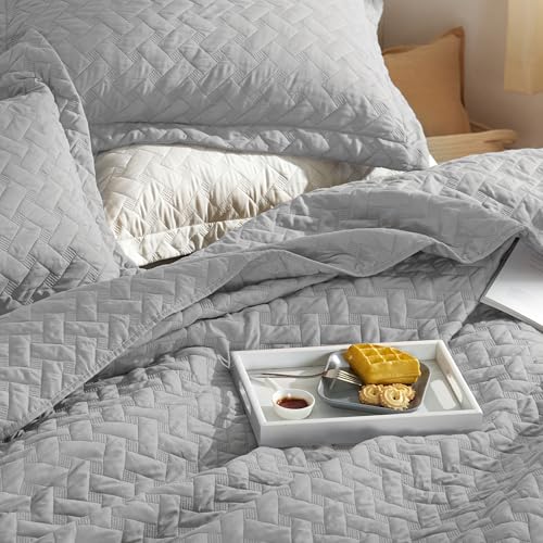 Image of Bedsure Quilts Queen Size - Lightweight Bedspreads Queen Size with Basket Weave Pattern, Soft Quilt Bedding Set, Light Grey Comforter Set Coverlet for All Seasons with 2 Pillow Shams (90 inch x 96 inch)