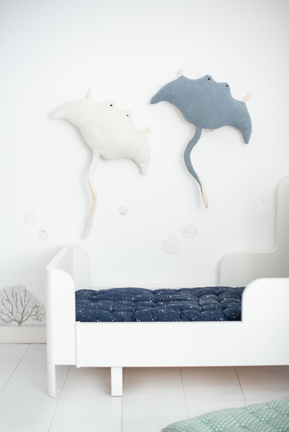 Zestaw 2 pluszowych pluszaków dla dzieci z formado do mantarraya azul claro y mantarraya blanco