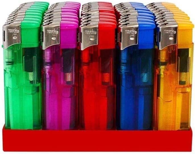 ACCENDINO ELETTRONICO RICARICABILE FIAMMA REGOLABILE Ottimo rapporto qualità prezzo per accendini da colori assortiti: Giallo, rosso, viola, verde e blu. Istruzioni per la sicurezza: Attenzione: Tenere fuori dalla portata dei bambini Contiene gas infiammabile sotto pressione Non esporre a temperature superiori a 50 ° C o alla luce del sole per un periodo prolungato Non forare o incenerire Garantire l'uso dopo la fiamma si spegne completamente