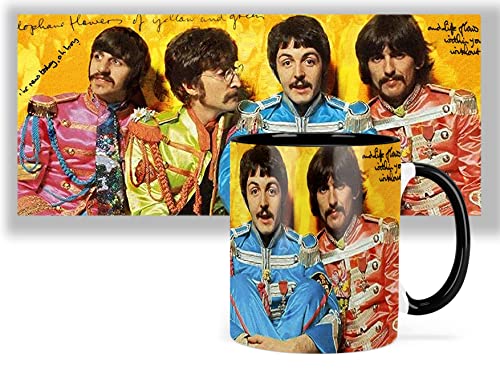 The Beatles Sgt. Pepper’s Lonely Hearts Club Band Tasse Ceramique Intérieure et Poignée Noire Black Inner and Handle Mug - Les Beatles, Paul McCartney, John Lennon, RIngo Starr, George Harrison The Beatles Sgt. Pepper's Lonely Hearts Club Band Tasse Ceramique Intérieure et Poignée Noire Black Inner and Handle Mug