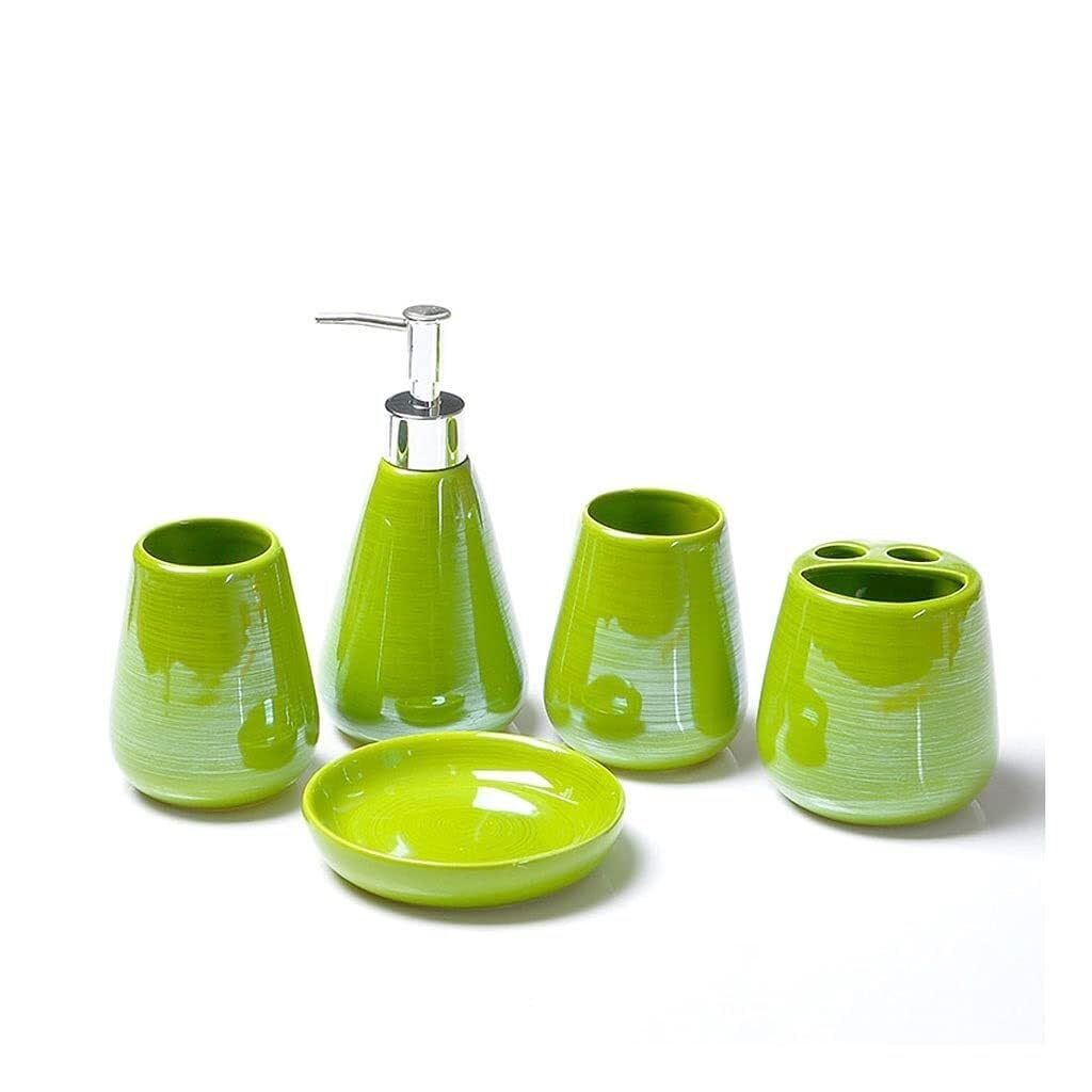 Accessoires de salle de bain vert parfaits pour relooker une location sans travaux