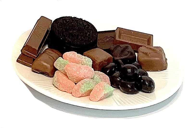 Miniatura 4 de Cesta de regalo gourmet de calabaza de Halloween de 33 piezas de chocolates artesanales, galletas, crujidos y aperitivos. Hecho a mano y perfecto