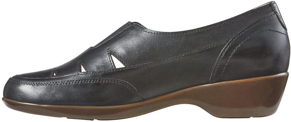 Easy Spirit Women's Daisie Loafer, Black, 9