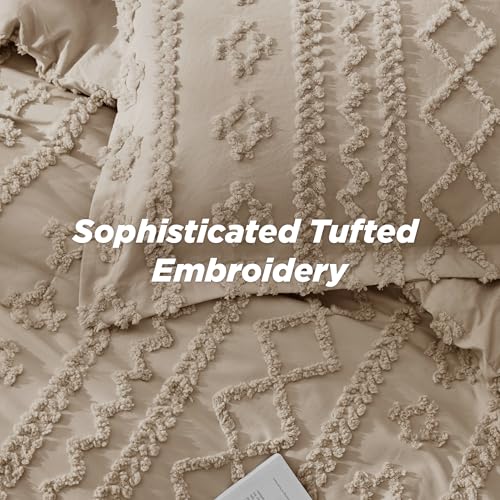 Bedsure Tufted Boho Comforter Set Full Size - Khaki Boho Bed Set, GentleSoft™ 3 Pieces Farmhouse Shabby Chic Embroidery Bedding, Gifts for Woman, Soft Jacquard Full Comforter for All Seasons