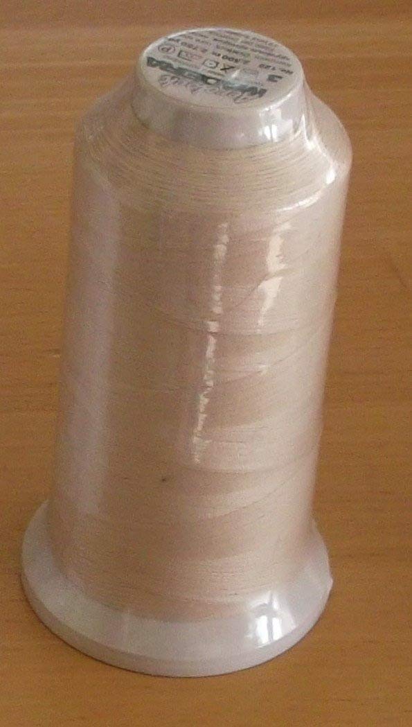 Madeira Aerolock 125 FARBE 8821 beige Overlockgarn 2500 Meter - 100% Polyester