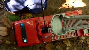 トイプー Bruder 02771 Man TGA Fire Engine with Ladder, Water Pump and