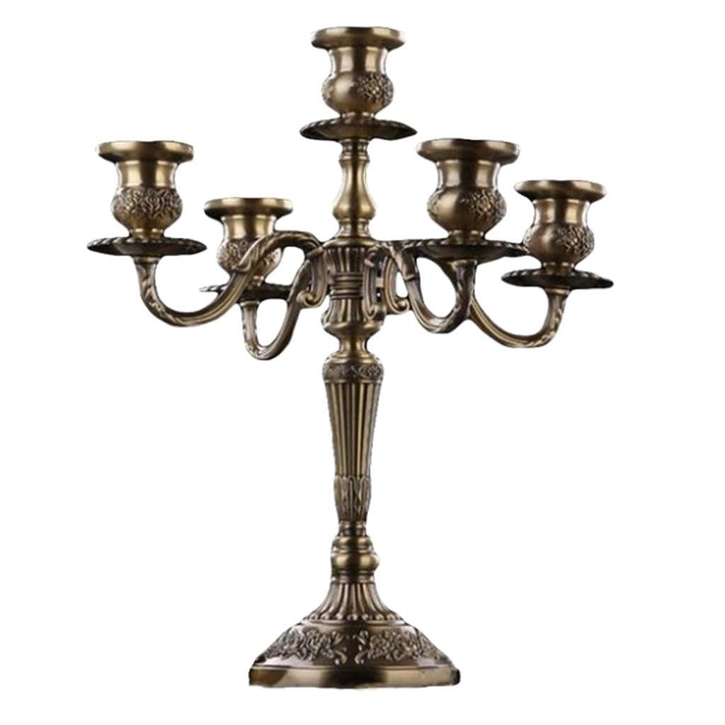 Portacandele Opzioni in metallo per eventi speciali e matrimoni incentrati sull'atmosfera Decorazione per eventi speciali. Il tavolo del salotto e