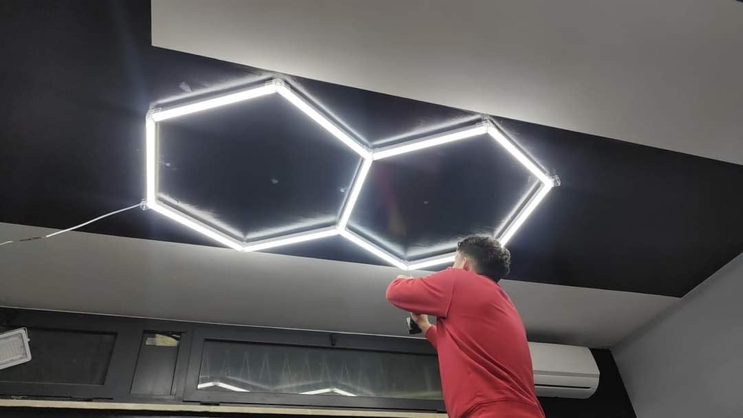 Oświetlenie LED o strukturze plastra miodu 2 sześciokąty nowoczesne detailing biuro warsztat bar fryzjer hotel bar garaż sześciokątny (2,08 x 1,23 cm)