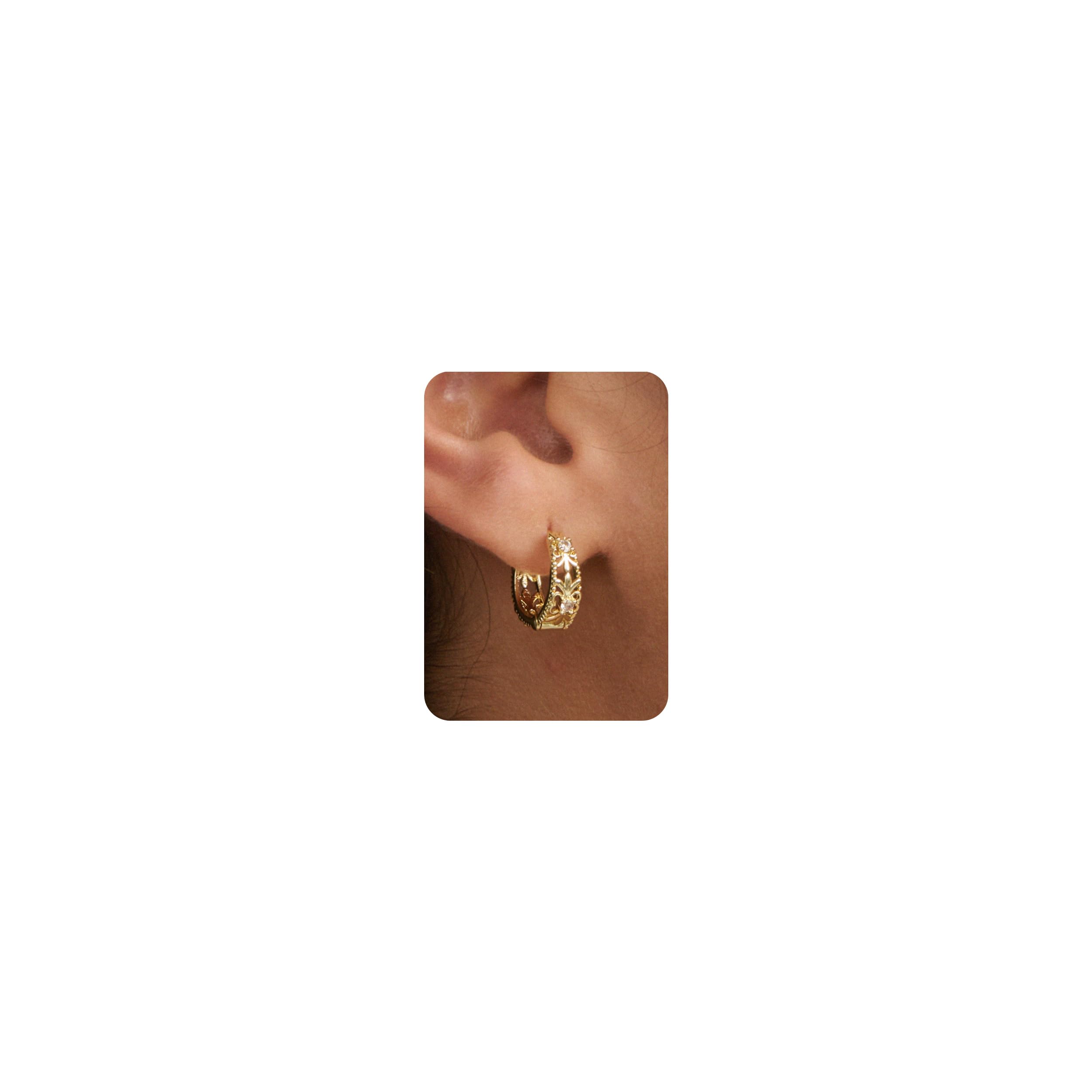 PRTGL Creolen Gold – 14K Vergoldet oder Weißgold Silber Kleine Creolen Damen Blumen-, Herz-, Schmetterlings-, Sonnen-, Split- und Quadrat-Design Zierliche Hoop Ohrringe Damen