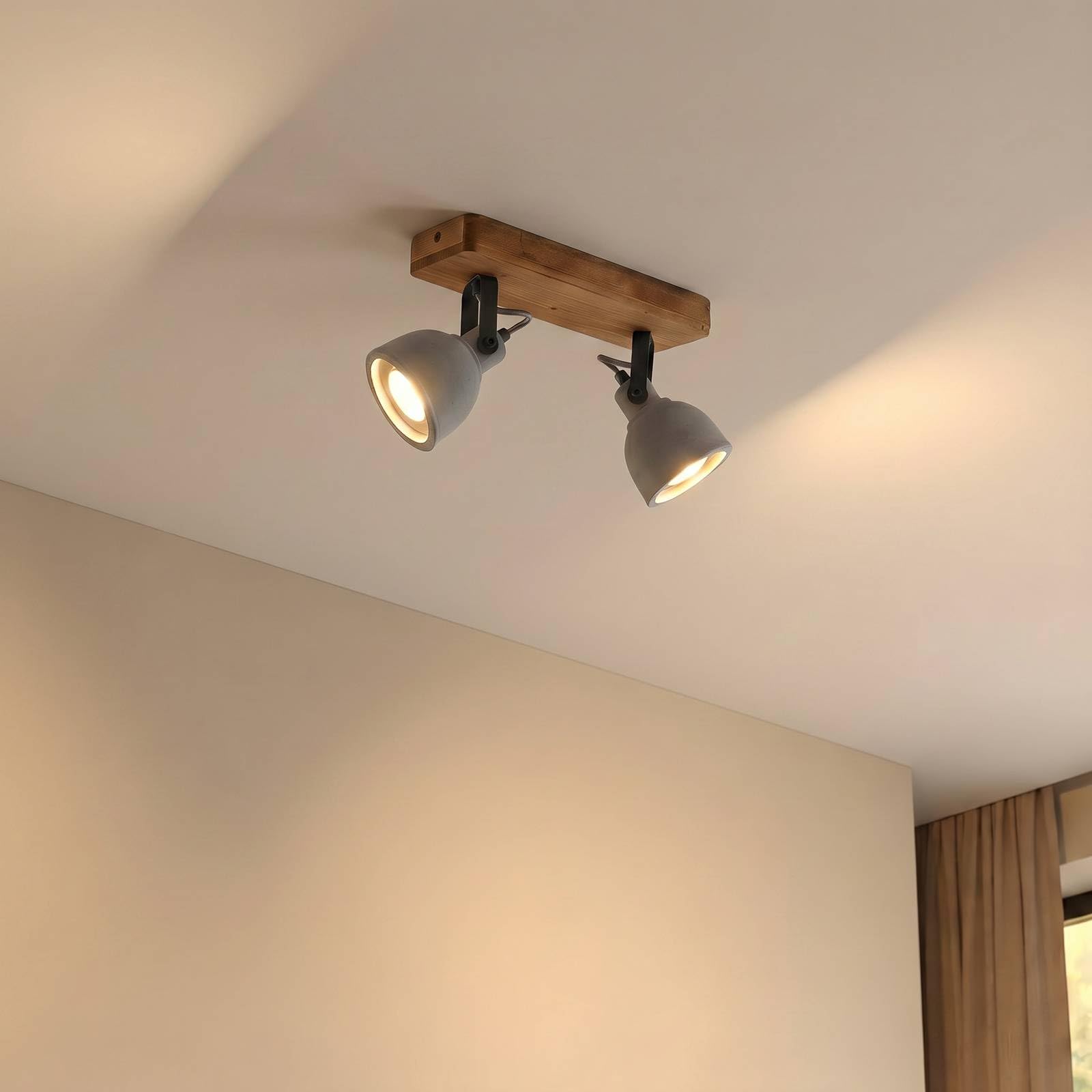 Lindby Deckenlampe Beton Kiefernholz, Deckenstrahler drehbar schwenkbar Wandlampe Spotbalken 2x GU10 ohne Leuchtmittel Strahler Spot Deckenleuchte
