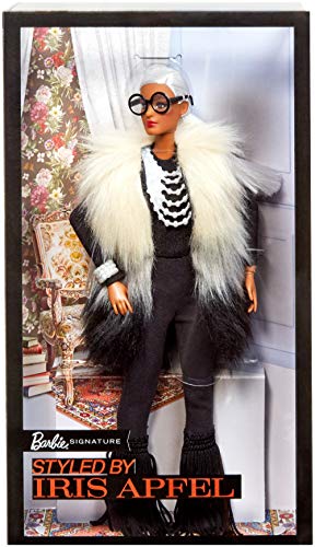 Barbie FWJ27 Signature Styled By Iris Apfel Collector Puppe für Sammler, Modeikone mit Fellweste, ab 6 Jahren – Bild 6