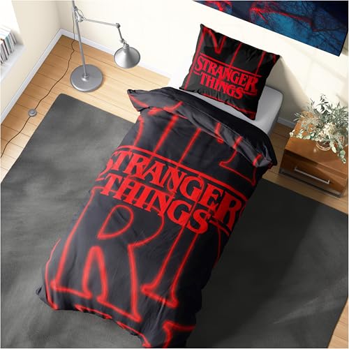 Get Trend Stranger Things Juego de Cama Individual con Funda Nórdica Reversible 135x200cm y Funda de Almohada, Accesorios Habitacion (Multi Stranger Things, Individual)