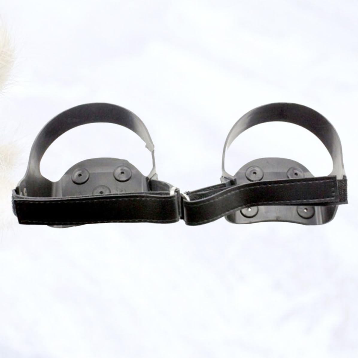 Housoutil Ramponi da Ghiaccio Nero 5 Denti in Silicone Design Strisce Riflettenti, Protezione Antiscivolo 1 Paio per Scarpe da Escursionismo e Alpinismo per Terreni Ghiacciati e Innevati