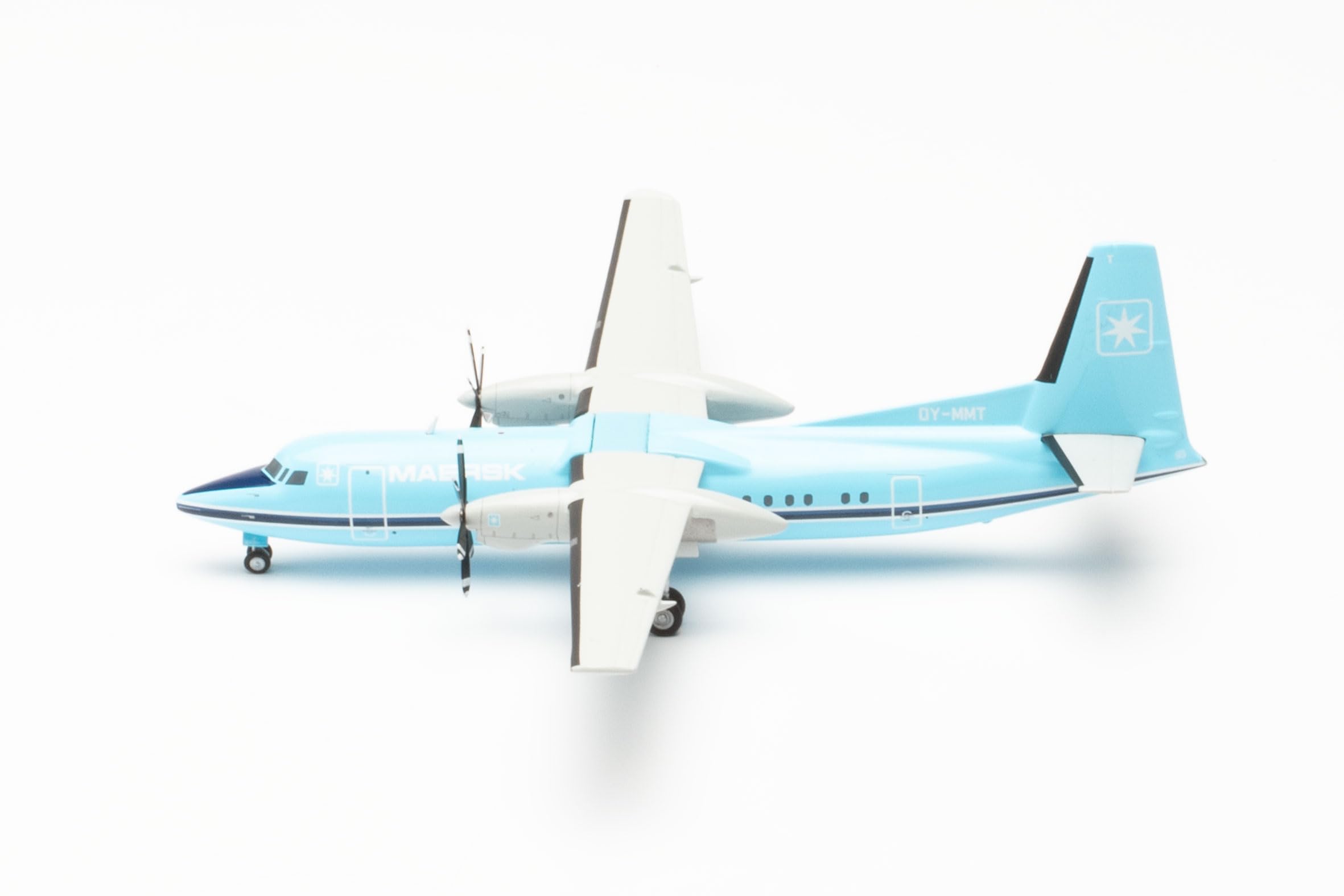 Herpa airplane model Maersk Air Fokker 50, OY-MMT on a scale of 1 : 200, metal miniature with pedastal, model building - Image 2