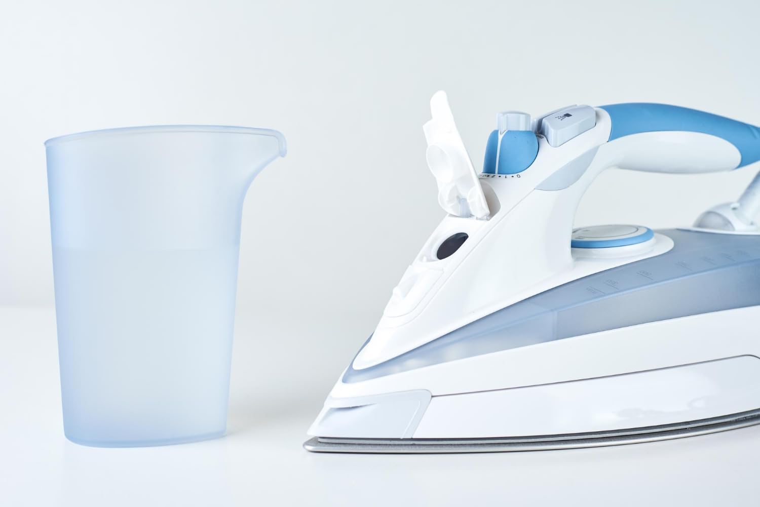 Agua destilada 100% pura 20L | Agua desmineralizada 2x10L – agua destilada apta para plancha, humidificador, baterías y mucho más