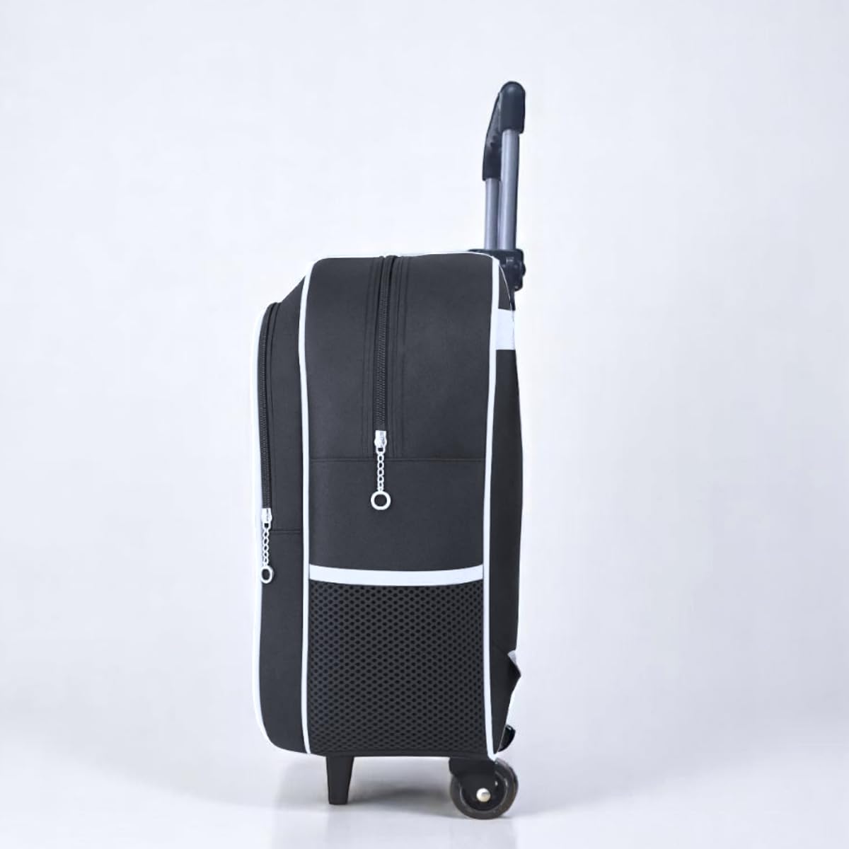 Kit Mochila de Rodinha Escolar Masculino Infantil Menino + Lancheira + Estojo Grande Futebol em promoção! Veja a oferta e mais achadinhos de Mochilas escolares 5 Hoje é o melhor dia para comprar Kit Mochila de Rodinha Escolar Masculino Infantil Menino + Lancheira + Estojo Grande Futebol com aquele preço maroto! Promoção! Aproveite a oferta! 5