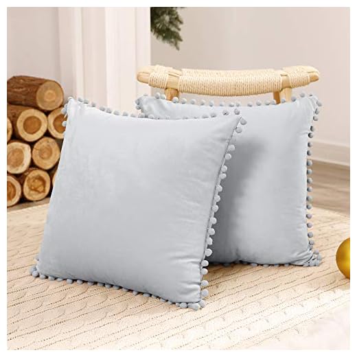 Deconovo Fundas de Almohadas Cojines Terciopelo Decorativas Hogar con Pelota para Sofás Dormitorio Pack de 2 45 x 45 cm Gris Claro
