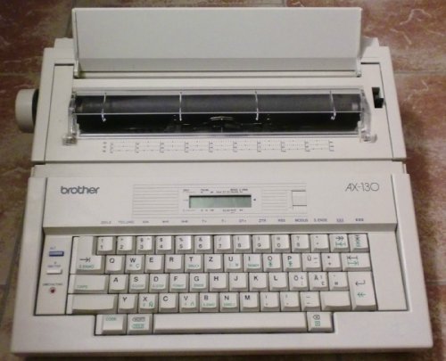 Preisvergleich Produktbild Brother AX-130 Elektrische Schreibmaschine