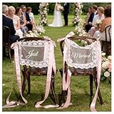 Panneaux de chaise de mariage couple de mariés : la plaque est munie d'œillets métalliques sur lesquels vous pouvez attacher un ruban et l'accrocher à la chaise comme vous le souhaitez. La longueur et la position peuvent être ajustées individuellement.