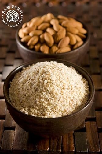 Raw Farm Mandelmehl – fein gemahlene, blanchierte Mandeln – glutenfrei, Keto-freundlich – Perfekt zum Backen, Kochen und für gesunde Rezepte - 1kg