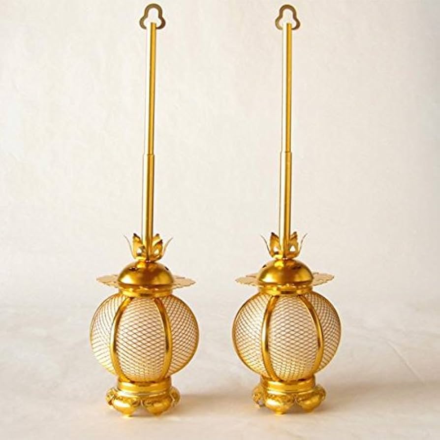 綺麗な灯籠 楽天市場】仏壇 灯籠 新夏目型 院玄灯篭 アルミ消金付（中） 1対