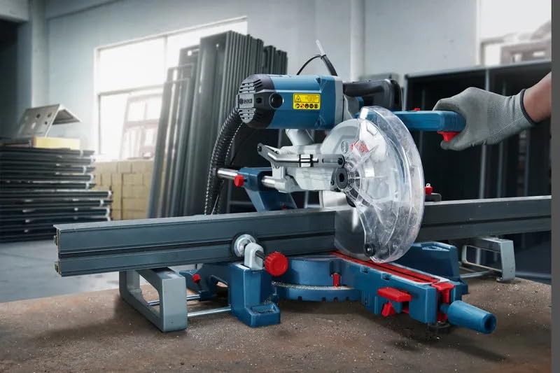 Bosch PRO Sierra de inglete y corte transversal GCM 254 D (incl. 1x hoja de sierra, 1x bolsa para polvo, 1x tope de longitud, 1x abrazadera, 1x llave hexagonal, 1x plantilla de calibración)