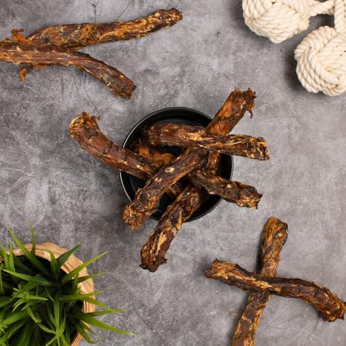 Lyra Pet® 1 kg Entenhälse naturbelassen | Fettarmer Kausnack | Proteinhaltiges Leckerli für alle Hunde | Gut verträglich | Getrockneter Kauartikel | 100% Natur | Reich an Kalzium & Proteinen