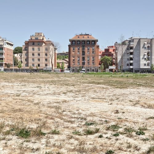 #739 Casa che latita, tribunali e stadi a venire. E altre storie di Roma copertina