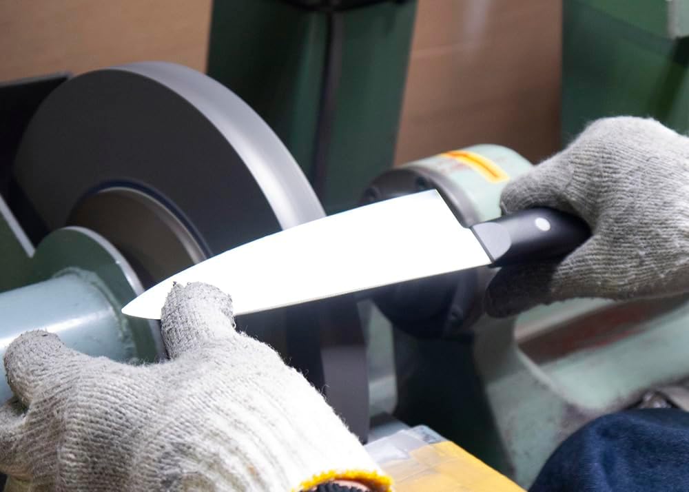 Lightweigth Japanese Santoku Chef’s Knife 170mm – Made in Japan | Molybdenum-Vanadium Stainless Steel | Razor-Sharp, Rust-Resistant Blade for Meat, Fish & Vegetables