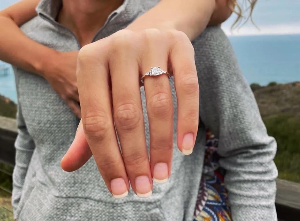 1-5 Carat Cushion Cut IGI certified Lab Grown Diamond Ring 10K 14K 18K Solid Gold Lab Grown Diamond Engagement Ring Wedding Bridal Ring Anniversary Propose Gift For Women (E-F Color VVS1-2 Clarity)