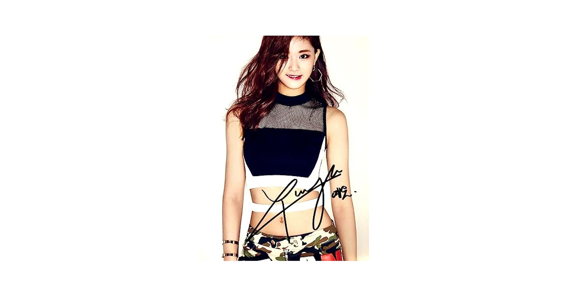 ツウィ…直筆サイン入り超大型写真…TZUYU…TWICE セール中…ツウィ直筆サイン入り超大型写真…TZUYU…TWICE ⑩