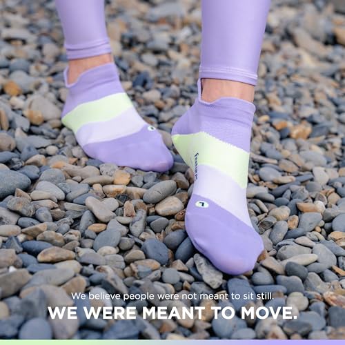 Image of Feetures Elite Light Cushion Mini Crew Sock - Sport Sock with Targeted Compression