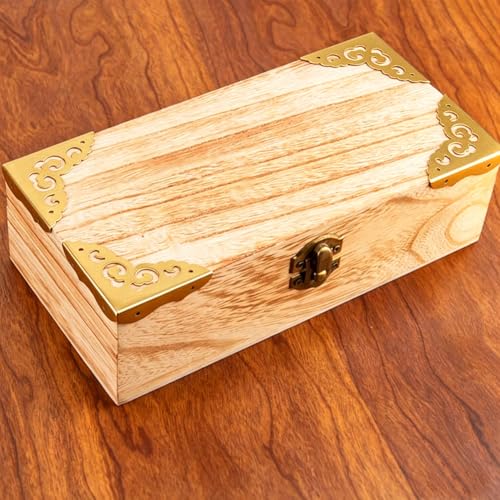 Image of 4pcs Metal Corner Protectors Solid Brass with Victorian-Inspired scrollwork Pattern Brackets Vintage Furniture Corner Protector Edge Guard for Table Desk Cabinet with Screws (Bronze)