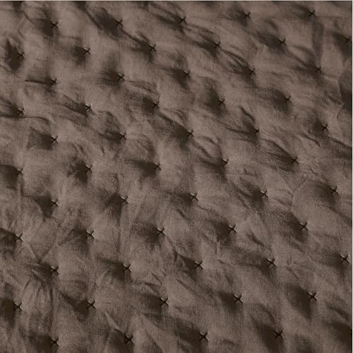 Image of Amazon Basics Brushed Microfiber Quilt Set, Extra Soft with Natural Texture, 3-Piece, King, Brown