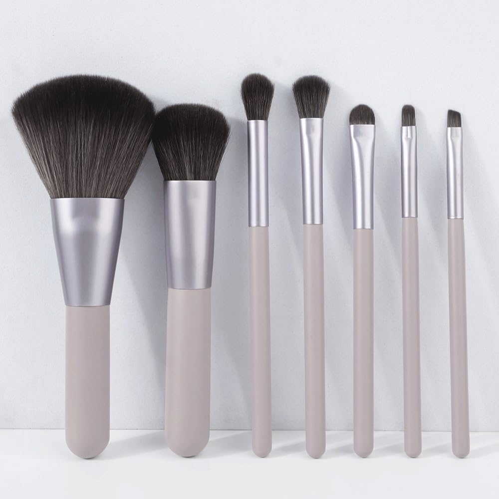 Set di 7 Pennelli per Il Trucco per Principianti: Pennello Morbido per Il Trucco, Pennello per Ombretto, Pennello per Cipria E Fard, Strumenti di Bellezza.