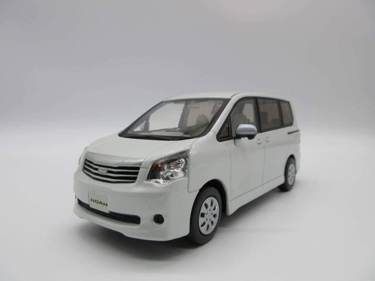 80系 ノア 前期 カラーサンプル ミニカー 070