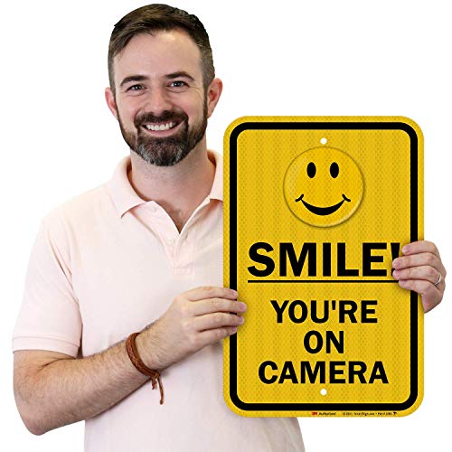 Panneau de sécurité extérieur avec message caméra de surveillance et graphisme jaune - 2