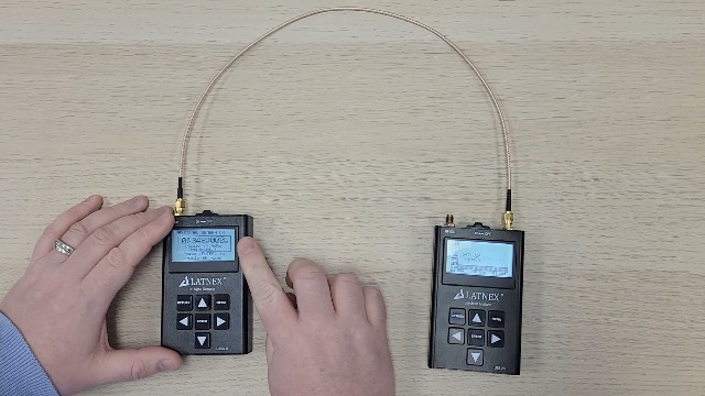 RF Signal Generator. Handheld HF Frequency CW and Sweep Generator