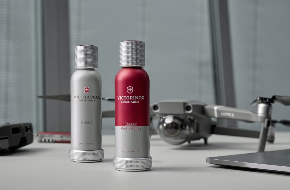 VICTORINOX Swiss Army Classic Red Edition - Eau de Toilette para hombre, perfume con bayas y lavanda, dinámico y aromático, vegano, 100 ml, V0001247