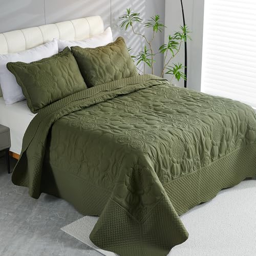 Image of EVENHUG Quilt Set King Size Soft Lightweight Olive Green Bedspreads with 2 Pillow Shams Reversible Bedding Coverlets for All Seasons 3 Piece (106 inchx96 inch)