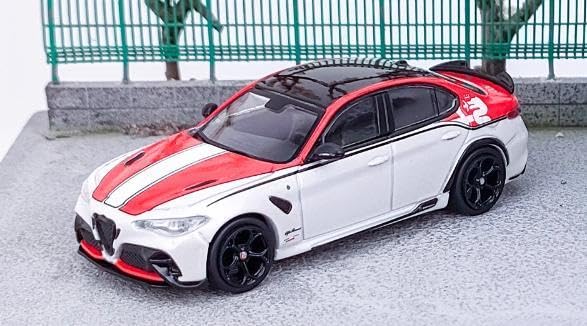 Amazon.co.jp: Tarmac Works 1/64 Alfa Romeo Giulia GTA : Hobbies