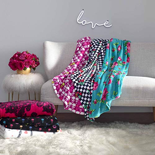 Image of Betsey Johnson - Blanket, Buttery-Soft Throw Blanket for Couch or Bed, Boldly Plush & Oversized Bedding (Bouquet Day, 50 inch x 70 inch)