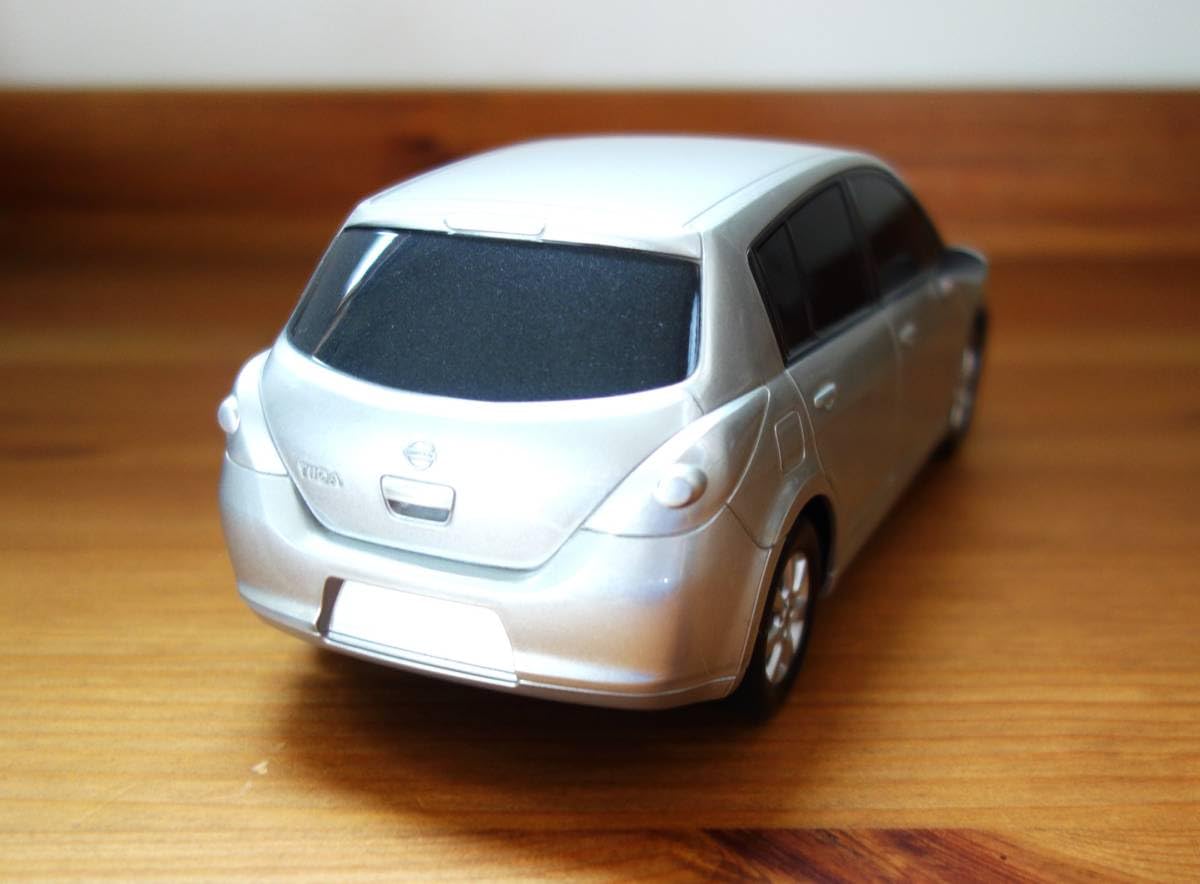 トミカ 日産ティーダ ホワイトパール