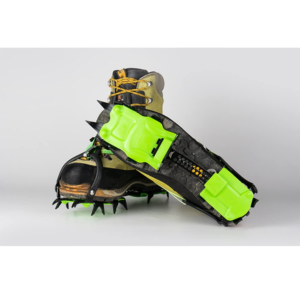14 dientes Anti Slip Garras de hielo, ajustable Bundled Crampones de hielo, de acero de alto manganeso Cleat, hielo pinchos de tracción para los zapatos y las botas de senderismo Camping Moutaineering