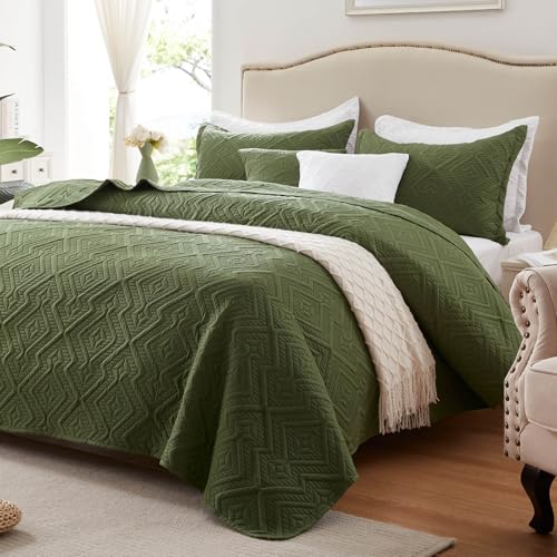 LEAONME Full/Queen Quilt Set 3 Pieces, Lightweight Olive Green Bedspread-90''x98'', Soft Microfiber Summer Quilt/Coverlet, Luxurious Warm Bedding Sets for All Seasons (Includes 1 Quilt, 2 Shams)