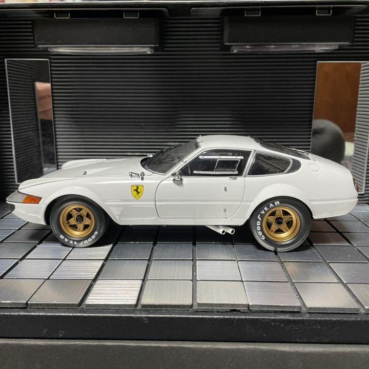 Amazon.co.jp: 1/18 京商 フェラーリ 365GTB4 competizione : おもちゃ